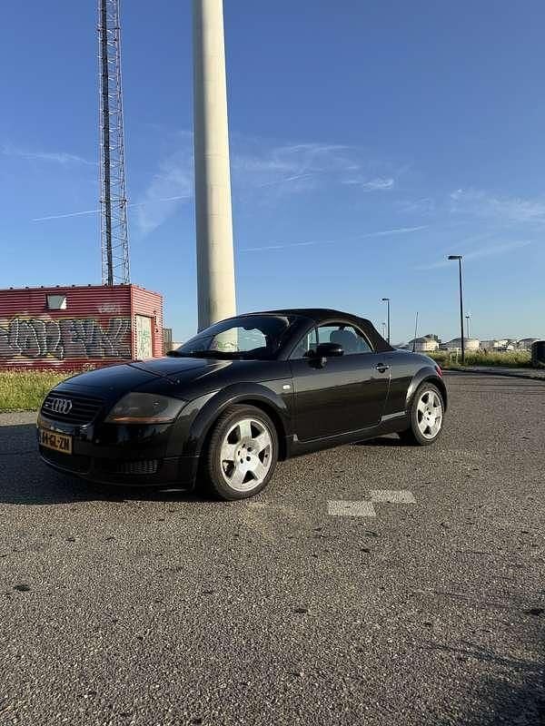 Zwart Gebruikt 2001 Audi TT Cabriolet | € 5.950 (Eerlijke prijs) - Afbeelding 1/4