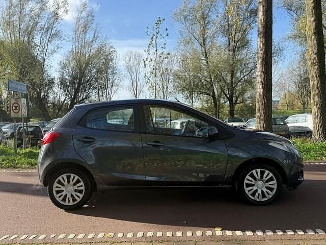 Grijs Gebruikt 2010 Mazda 2 Hatchback | € 3.499 (Super prijs) - Afbeelding 1/4