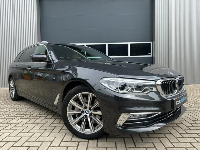 Grijs, metallic lak Gebruikt 2017 BMW 530 Executive Stationwagen | € 29.950 (Eerlijke prijs) - Afbeelding 1/4