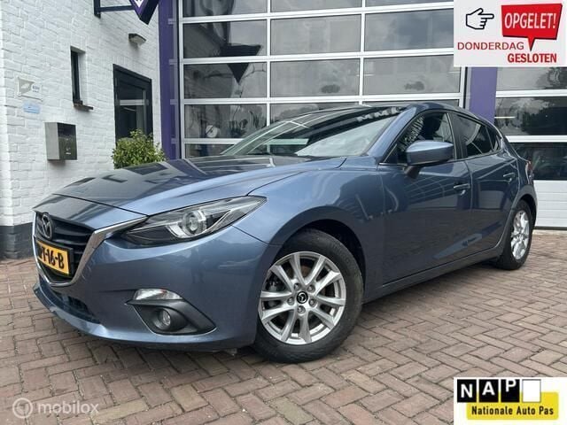 Blauw, metallic lak Gebruikt 2014 Mazda 3 Hatchback | € 10.999 (Eerlijke prijs) - Afbeelding 1/4