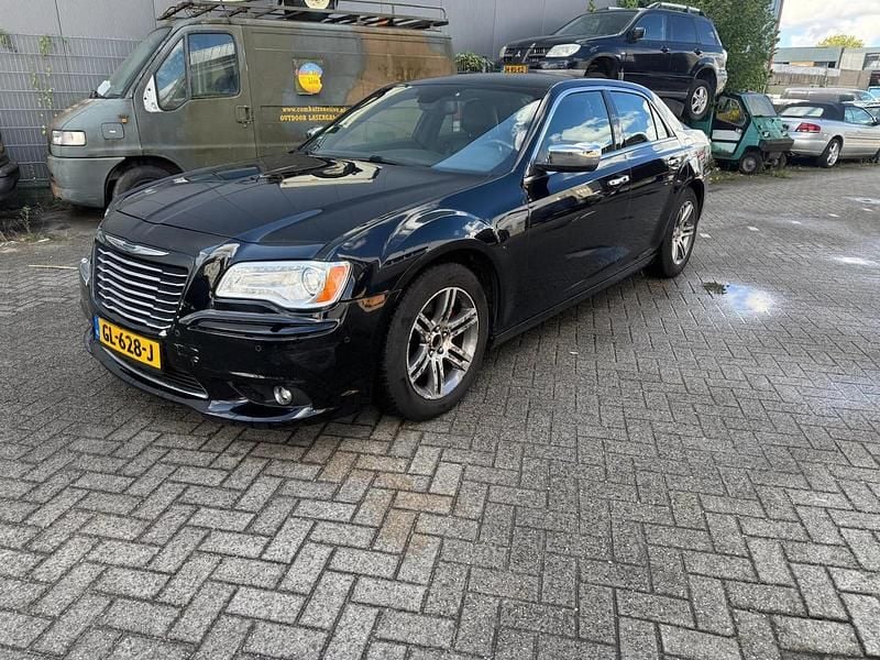 Zwart Gebruikt 2012 Chrysler 300C Sedan | € 4.950 - Afbeelding 1/4