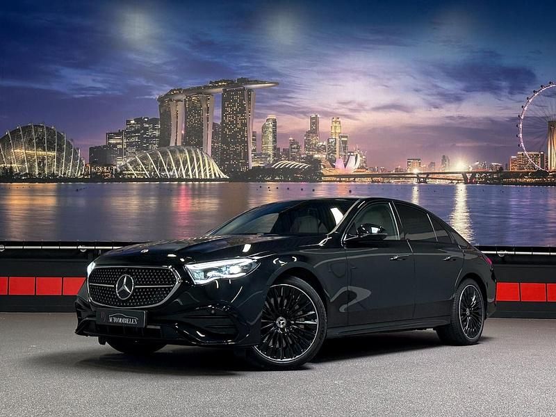 Zwart Gebruikt 2024 Mercedes E300 AMG Sedan | € 67.980 - Afbeelding 1/4