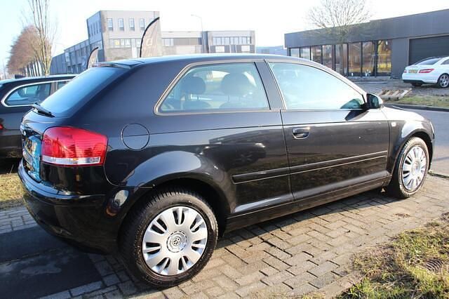 Occasion Audi A3 Attraction 116 PK (85 kW) 2003 Zwart Hatchback