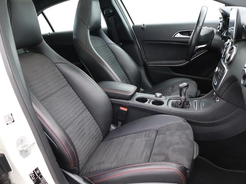 Occasion Mercedes A180 Prestige 123 PK (90 kW) 2015 Wit Hatchback