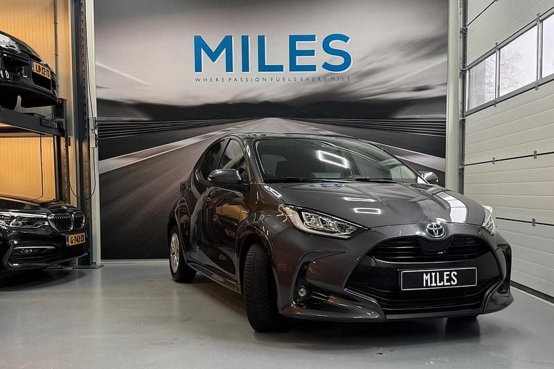 Occasion Toyota Yaris Hybrid Active 92 PK (67 kW) 2021 Grijs Hatchback