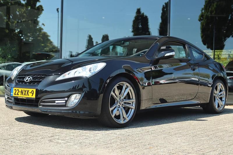 Zwart Gebruikt 2011 Hyundai Genesis Coupé | € 16.950 - Afbeelding 1/4