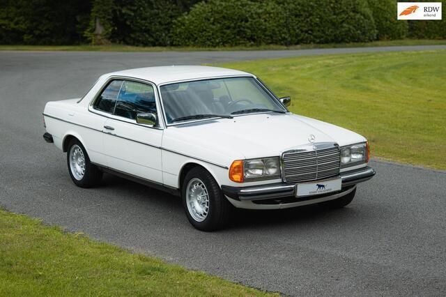 Wit Gebruikt 1982 Mercedes 280 | € 31.950 - Afbeelding 1/4