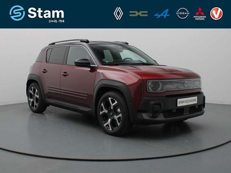 Rood, metallic lak Gebruikt 2025 Renault 4 E-Tech Komfort SUV | € 37.990 - Afbeelding 1/4