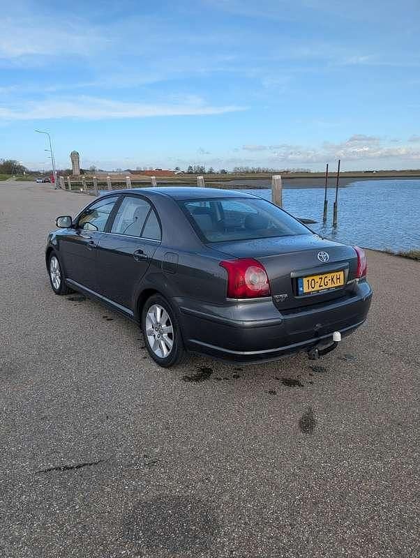 Occasion Toyota Avensis Luna 147 PK (108 kW) 2008 Grijs Sedan