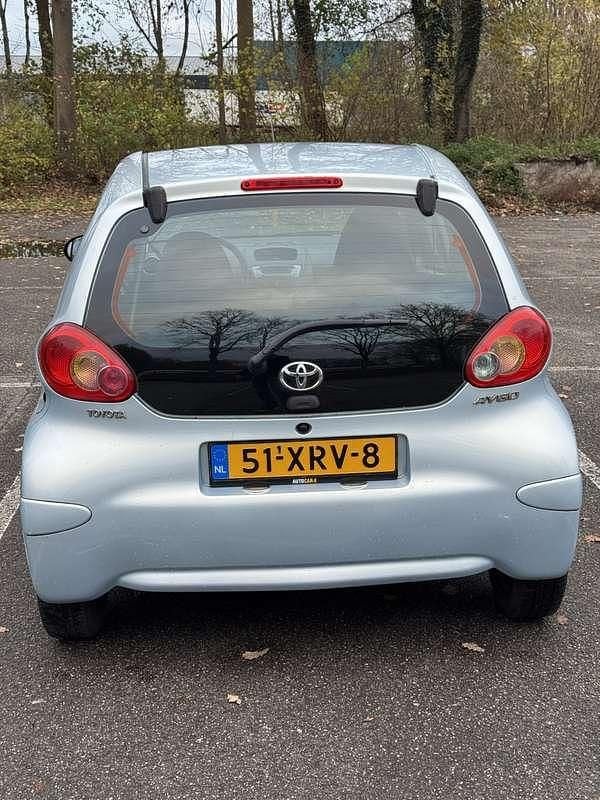 Occasion Toyota Aygo 68 PK (50 kW) 2005 Blauw Hatchback