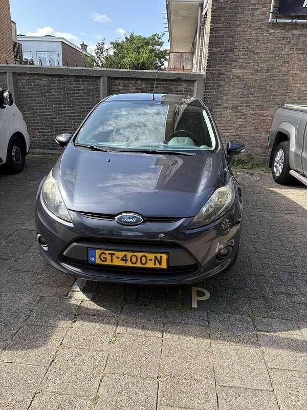 Grijs Gebruikt 2008 Ford Fiesta Trend Hatchback | € 3.250 (Iets duurder) - Afbeelding 1/4