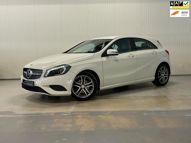 Wit Gebruikt 2013 Mercedes A180 Ambition Hatchback | € 10.950 (Eerlijke prijs) - Afbeelding 1/4