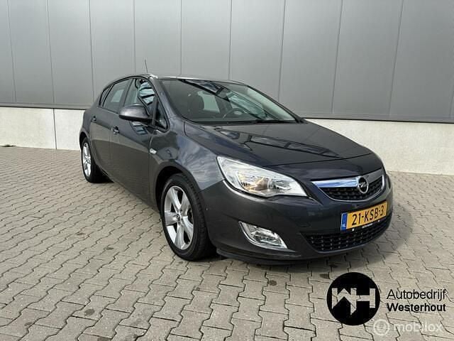 Grijs Gebruikt 2010 Opel Astra Edition Hatchback | € 3.495 (Eerlijke prijs) - Afbeelding 1/4