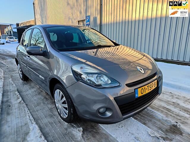 Grijs Occasion 2012 Renault Clio IV Hatchback | € 3.250 (Goede deal) - Afbeelding 1/4