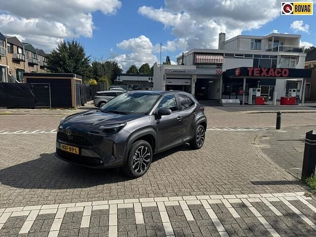 Grijs Nieuw 2025 Toyota Yaris Cross SUV | € 34.495 - Afbeelding 1/4