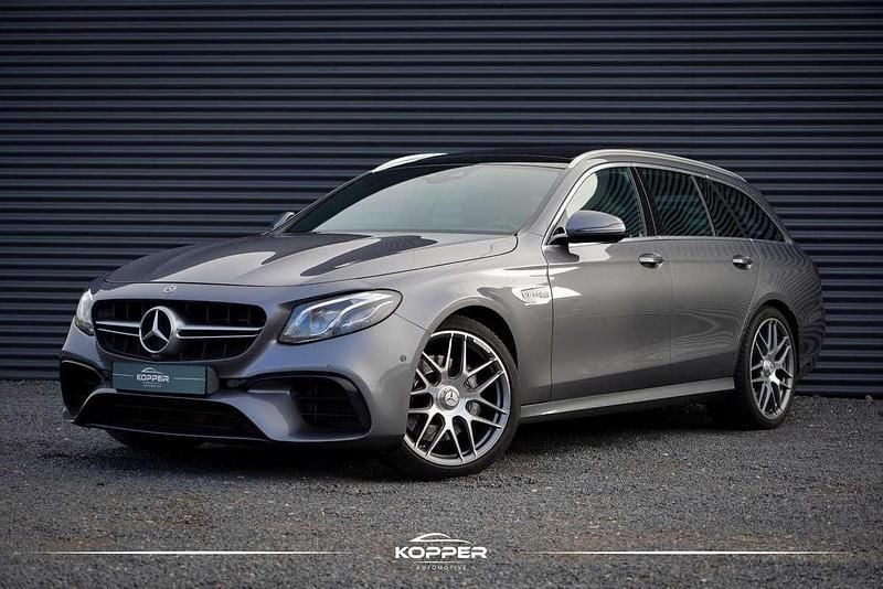 Grijs, metallic lak Gebruikt 2019 Mercedes E63 AMG Premium Plus Stationwagen | € 53.750 (Eerlijke prijs) - Afbeelding 1/4