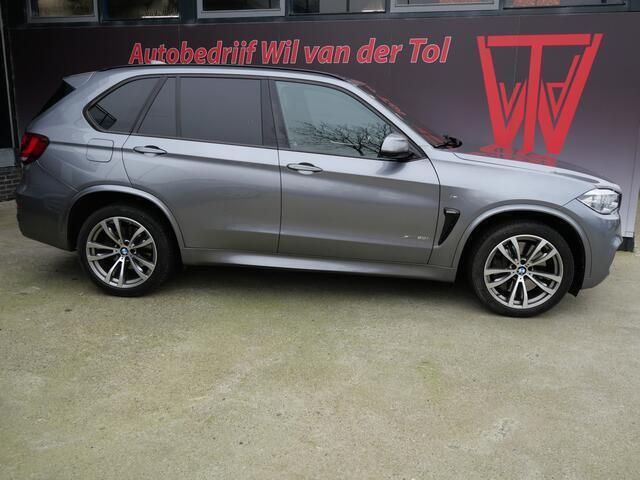 Grijs Gebruikt 2016 BMW X5 Executive SUV | € 40.990 (Iets duurder) - Afbeelding 1/4