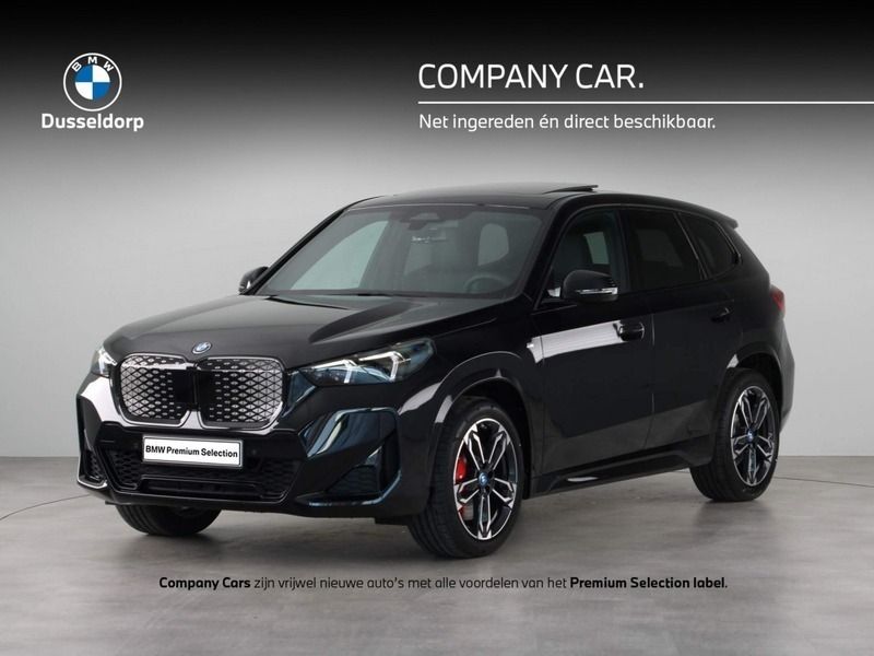 Zwart metallic Gebruikt 2025 BMW iX1 Comfort Edition SUV | € 50.950 (Iets duurder) - Afbeelding 1/4