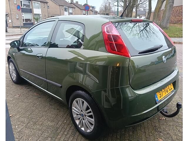 Occasion Fiat Grande Punto Sport 95 PK (69 kW) 2006 Groen Hatchback