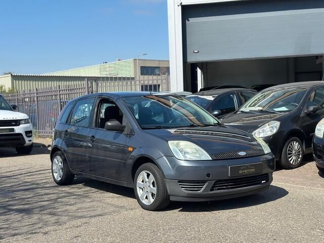 Occasion Ford Fiesta Ambiente 69 PK (50 kW) 2004 Grijs Hatchback