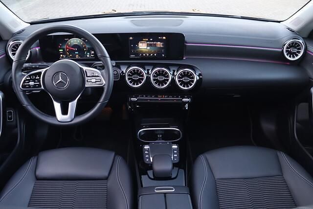 Occasion Mercedes CLA250 Shooting Brake Luxury 218 PK (160 kW) 2022 Zwart Stationwagen