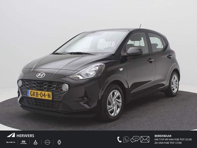 Phantom black (x5b) (donker zwart) Gebruikt 2022 Hyundai i10 Hatchback | € 11.985 (Goede deal) - Afbeelding 1/4