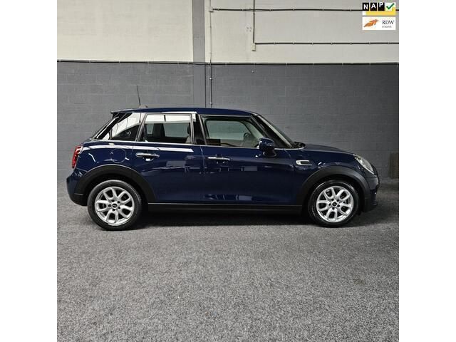 Blauw Gebruikt 2019 Mini ONE Pepper Hatchback | € 15.750 (Eerlijke prijs) - Afbeelding 1/4