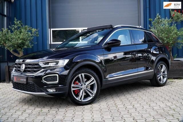 Zwart, metallic lak Gebruikt 2019 VW T-Roc Sport SUV | € 32.995 (Duur) - Afbeelding 1/4