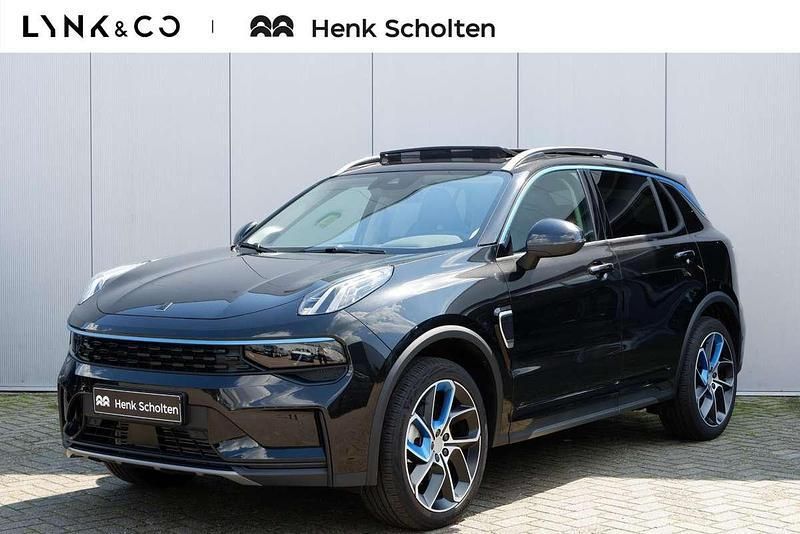 Zwart Gebruikt 2023 Lynk & Co 01 SUV | € 28.950 (Eerlijke prijs) - Afbeelding 1/4