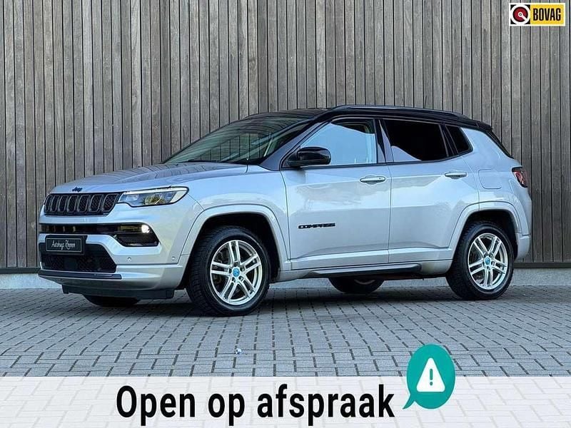 Grijs, metallic lak Gebruikt 2022 Jeep Compass SUV | € 24.900 (Goede deal) - Afbeelding 1/4