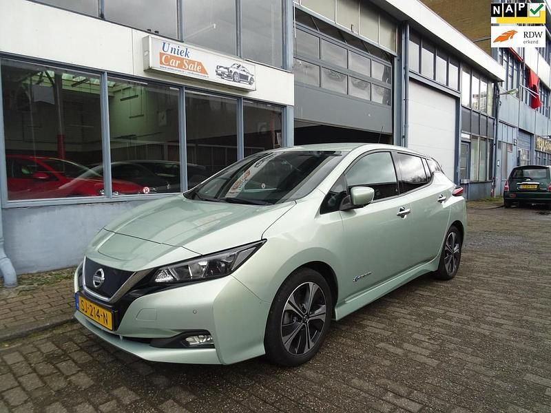 Grijs Gebruikt 2018 Nissan Leaf Hatchback | € 12.750 - Afbeelding 1/4