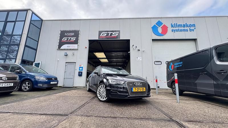 Zwart Gebruikt 2015 Audi A3 Sportback e-tron Ambition Hatchback | € 13.000 (Eerlijke prijs) - Afbeelding 1/4