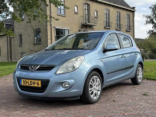 Blauw Occasion 2010 Hyundai i20 Hatchback | € 2.940 (Goede deal) - Afbeelding 1/4