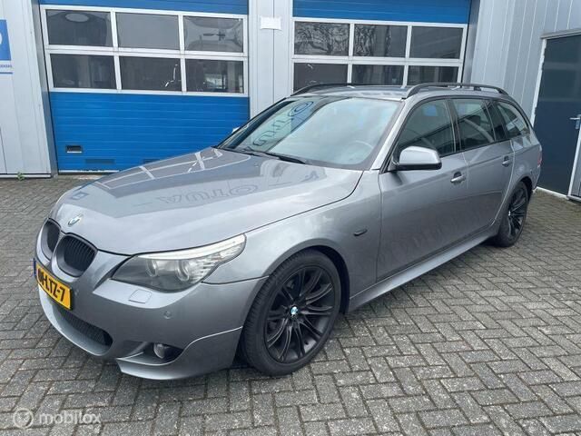 Grijs Gebruikt 2010 BMW 520 M Sport Stationwagen | € 4.250 (Duur) - Afbeelding 1/4