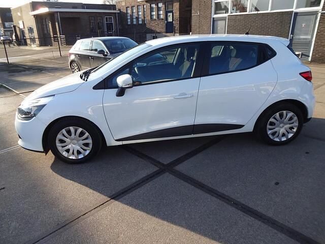 Occasion Renault Clio IV 74 PK (54 kW) 2014 Wit Hatchback