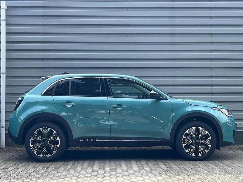 Occasion Fiat 600 La Prima 600 kW (816 PK) 2025 Blauw SUV