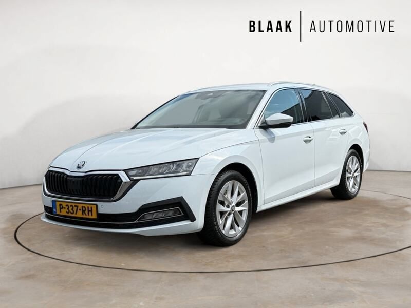 Wit Gebruikt 2021 Skoda Octavia Stationwagen | € 24.345 (Eerlijke prijs) - Afbeelding 1/4