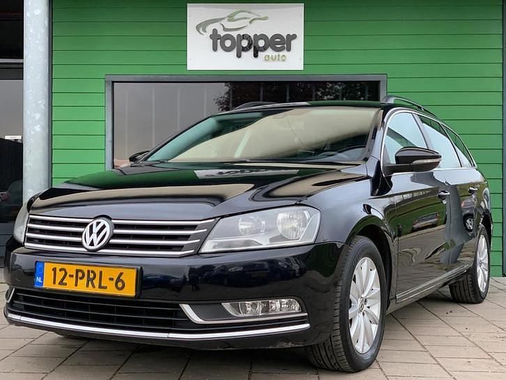 Zwart Gebruikt 2011 VW Passat Comfortline Stationwagen | € 5.945 (Eerlijke prijs) - Afbeelding 1/4