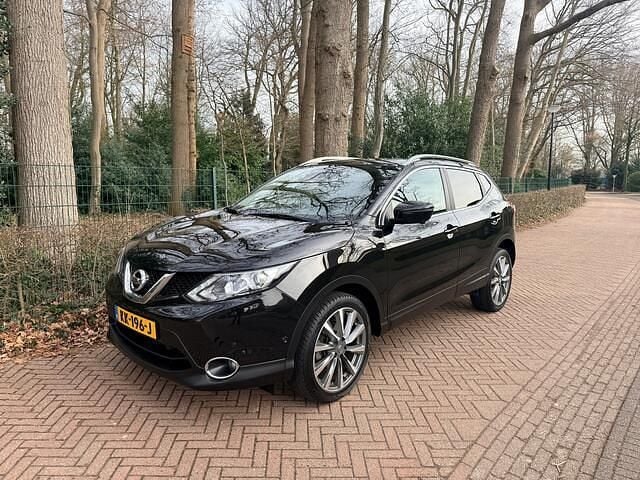 Zwart Occasion 2016 Nissan Qashqai 360º SUV | € 11.950 (Iets duurder) - Afbeelding 1/4