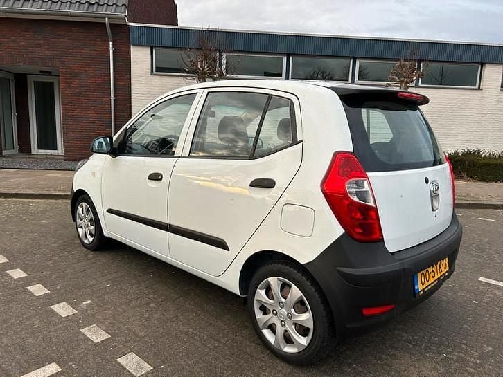 Wit Occasion 2011 Hyundai i10 Pure Hatchback | € 1.940 (Goede deal) - Afbeelding 1/4