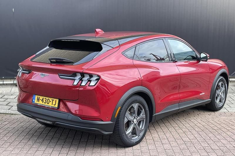 Occasion Ford Mustang Mach-E 202 kW (276 PK) 2022 Rood SUV