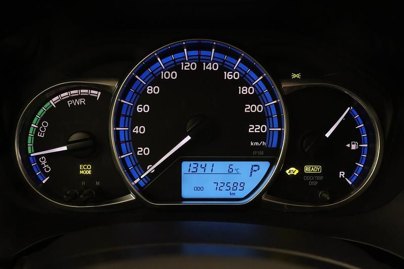 Occasion Toyota Yaris Hybrid 101 PK (74 kW) 2017 Wit Hatchback