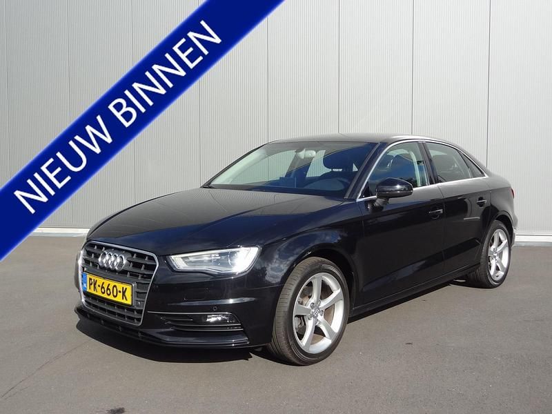 Zwart Gebruikt 2013 Audi A3 Ambition Sedan | € 12.845 (Eerlijke prijs) - Afbeelding 1/4