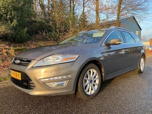 Bruin (metallic) Gebruikt 2011 Ford Mondeo Titanium Stationwagen | € 2.749 (Goede deal) - Afbeelding 1/4