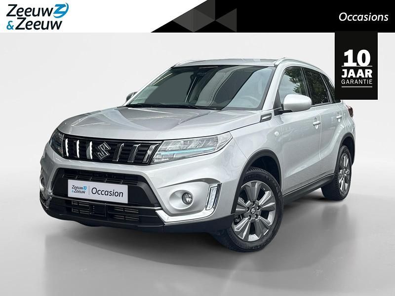 Grijs Occasion 2024 Suzuki Vitara SUV | € 24.995 (Eerlijke prijs) - Afbeelding 1/4
