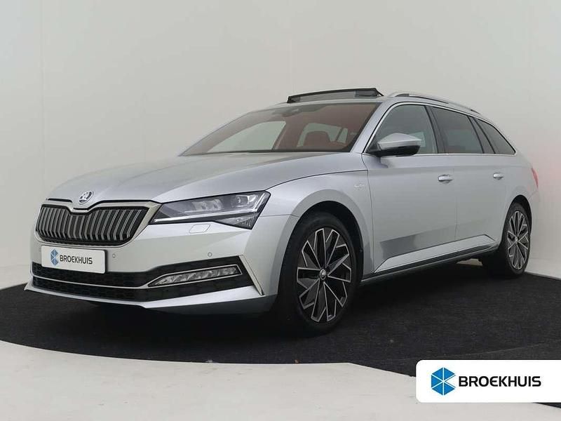 Grijs Gebruikt 2022 Skoda Superb LAURIN & KLEMENT Stationwagen | € 32.200 (Iets duurder) - Afbeelding 1/4
