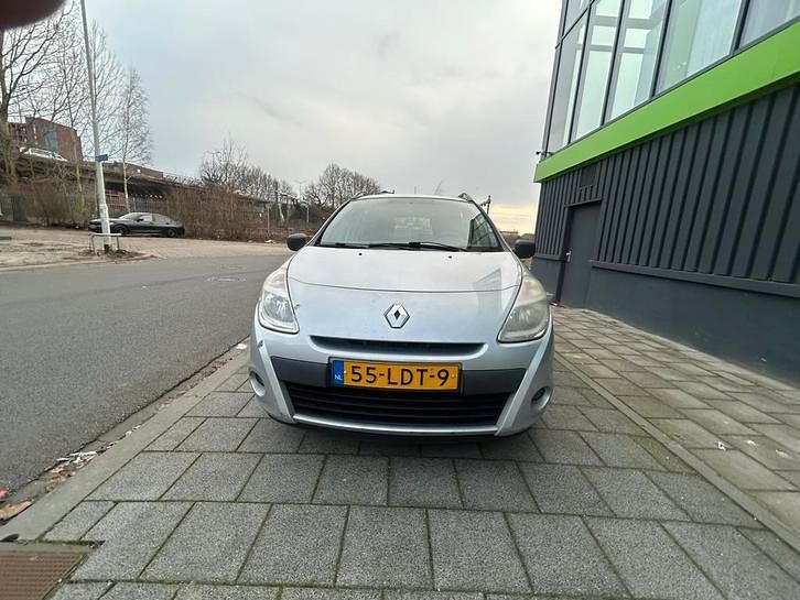 Occasion 2010 Renault Clio II Stationwagen | € 1.299 (Goede deal) - Afbeelding 1/4