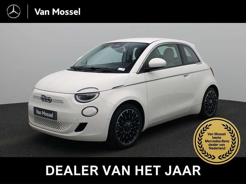 Wit Occasion 2023 Fiat 500e La Prima Hatchback | € 21.900 (Iets duurder) - Afbeelding 1/4