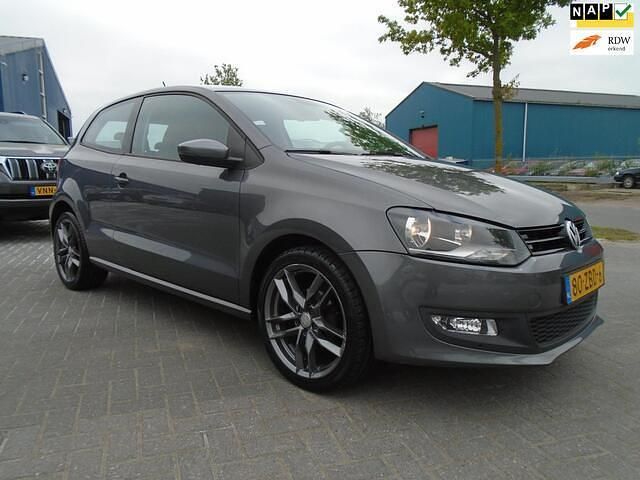 Grijs Gebruikt 2012 VW Polo Comfortline Hatchback | € 4.650 (Goede deal) - Afbeelding 1/4
