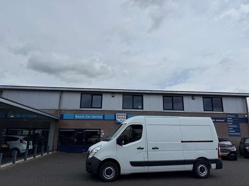 Wit Gebruikt 2015 Opel Movano Van | € 5.450 (Eerlijke prijs) - Afbeelding 1/4